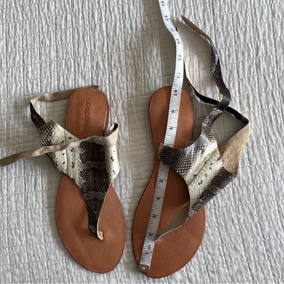 NWOT Cocobelle tie back python snakeskin thong sandals - Picture 6 of 7